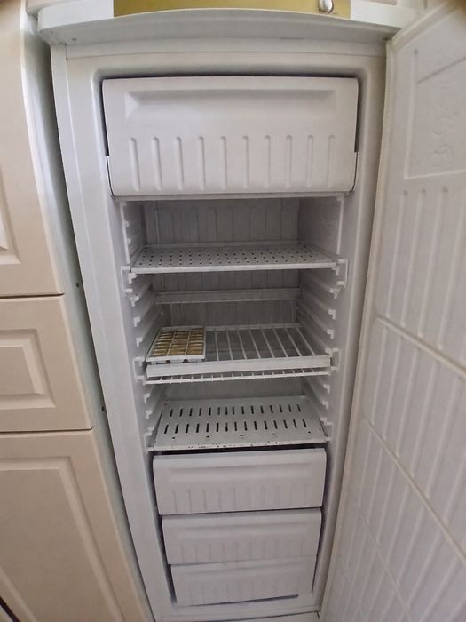 Морозильная камера Indesit