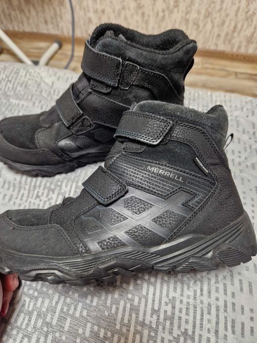 Ботинки демисезонные , на подростка 37 размер