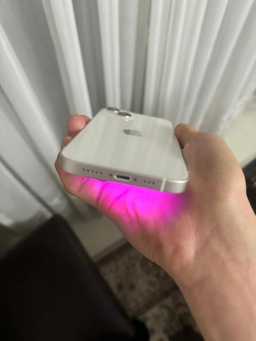 Продам айфон 13