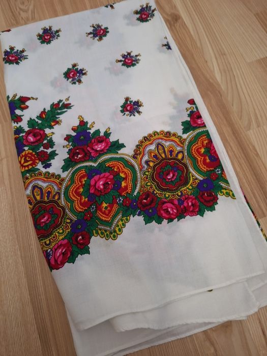 Batic  florar  din  casmir  127  ,/120  cm