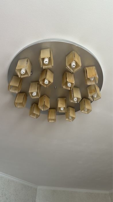 Срочно продам люстры