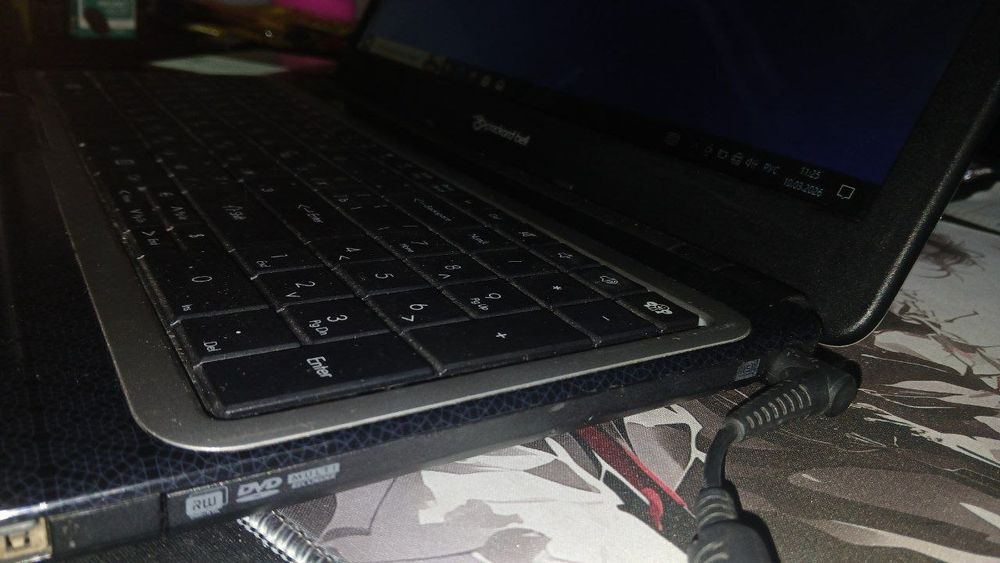 Noutbuk Packard bell