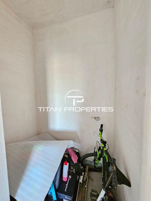 Двустаен апартамент в района на Коматевски възел