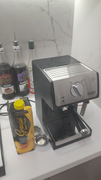 Кофеварка  De'Longhi (Италия)