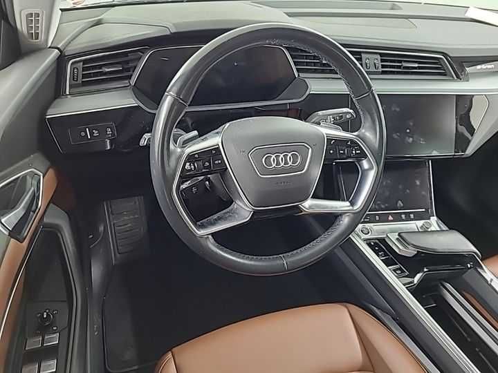 Audi e-tron 50 quattro advanced 313ks 230kw 71kwh