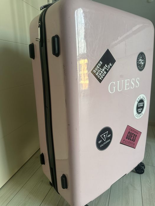 Голям куфар Guess