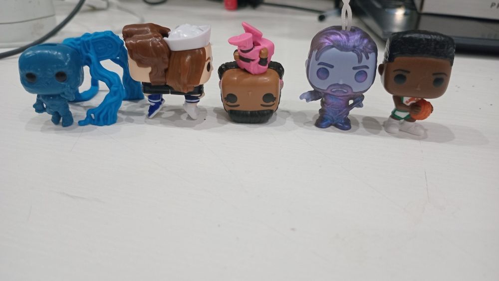 Фигурки очень странные дела