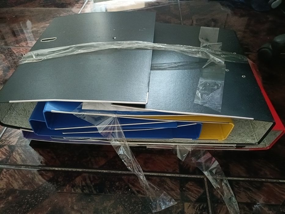 Продам лотки и папки для бумаг