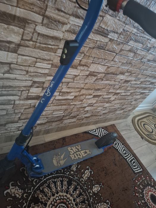 De vânzare trotineta electrica sky rider folosita