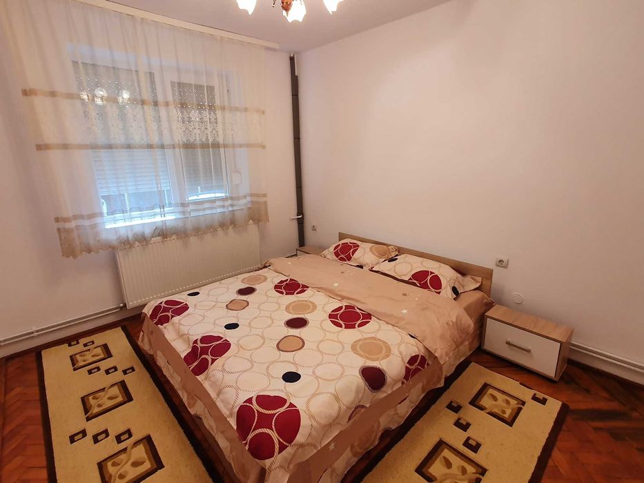 Închiriez ap cu 3 camere în zona centrală - Sp Județean - Sp Municipal - Sp Matern
