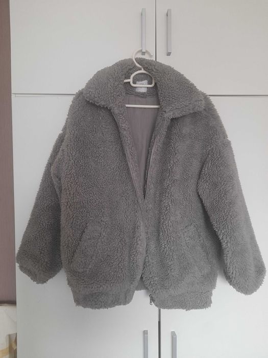 Дамско пухкаво късо сиво палто, размер - XS-S-M