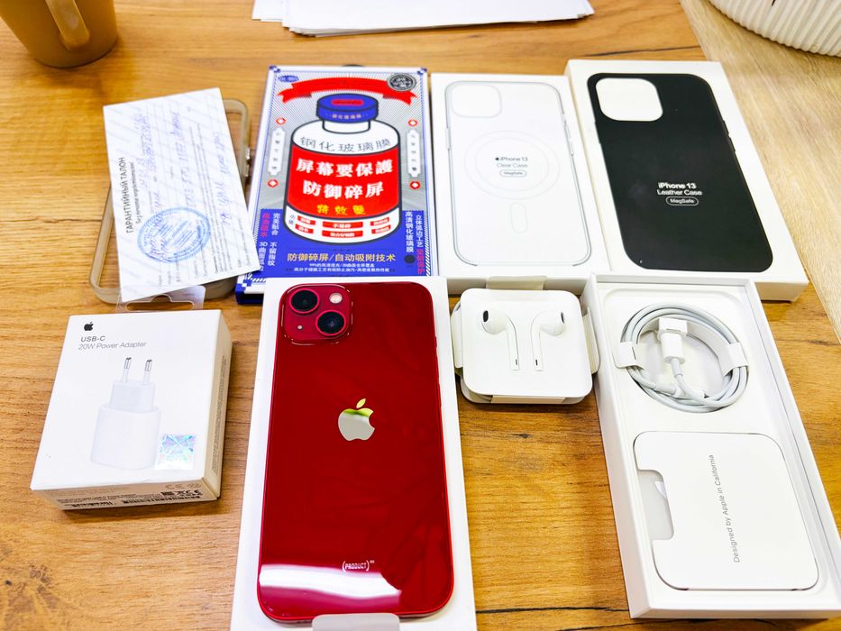 iPhone 13 Product RED 128gb Полный комплект + аксессуары