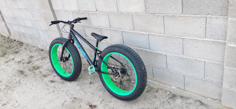 Bicicletă cu roți groase 24"