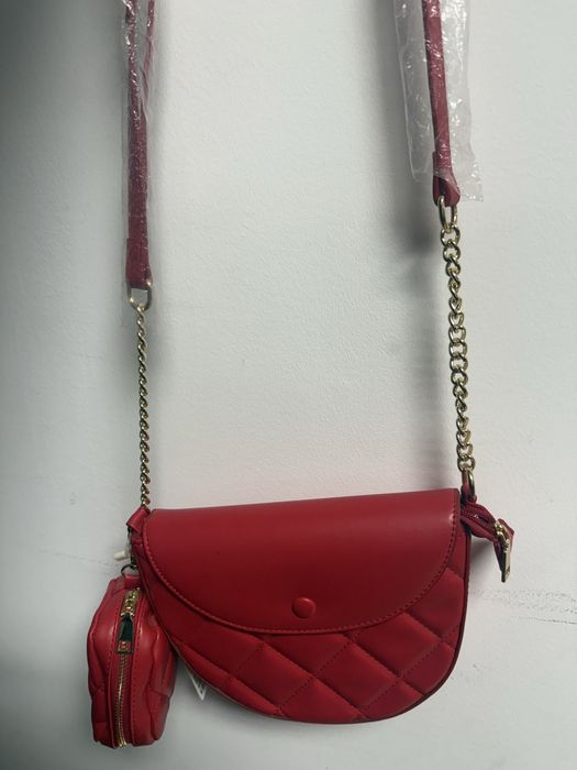 Дамска чанта в червено