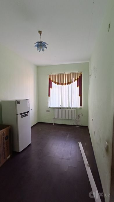 Хонқа тумани Андалиб кўча 3/1 уй, 6-хонадон сотилади. Камолот уйи