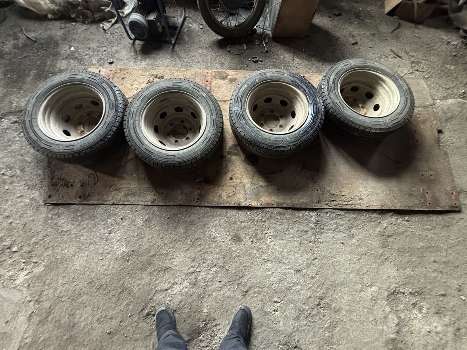 Продам диски с резиной газель