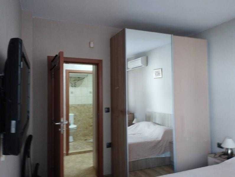 Дава се под наем Двустаен апартамент в Бургас, Център - 60 кв.м за 510 € - Снимка #7