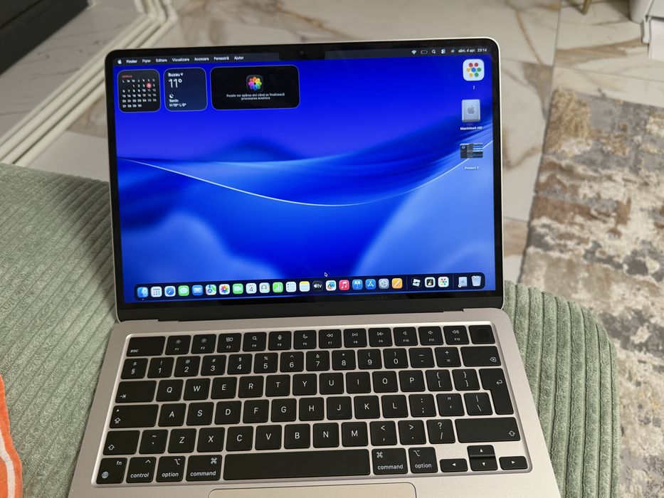Vand laptop mac book