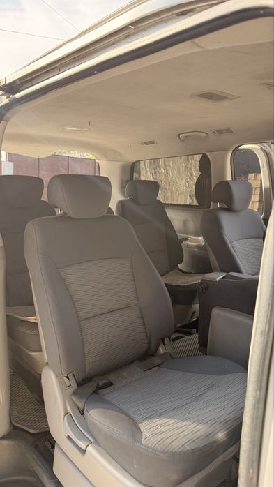 Продаётся Hyundai H-1, 2009 года.