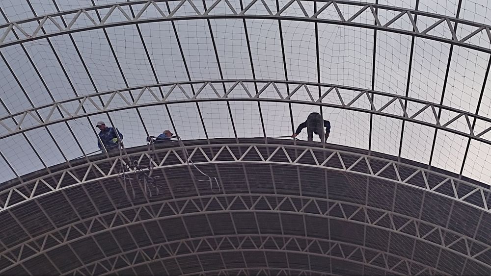 Мини стадион и ангар