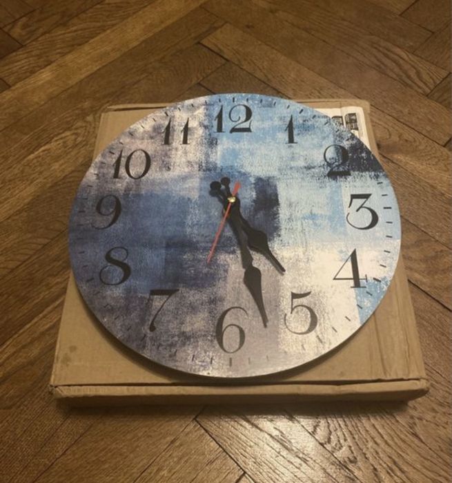 Стенен часовник 25 см - безшумен