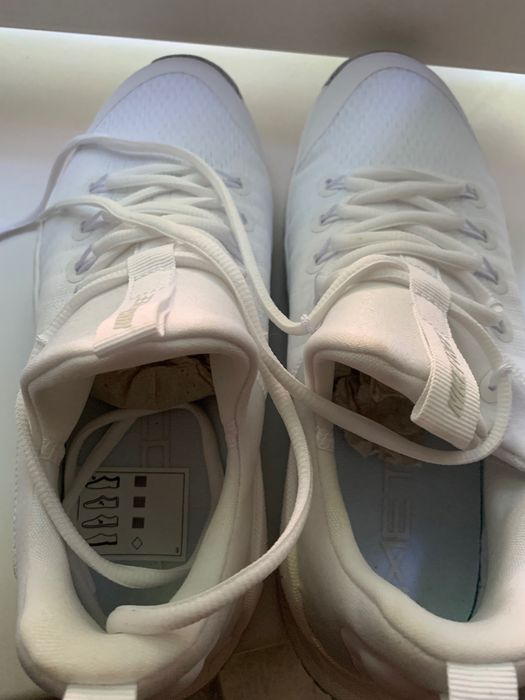 Кроссовки Nike38