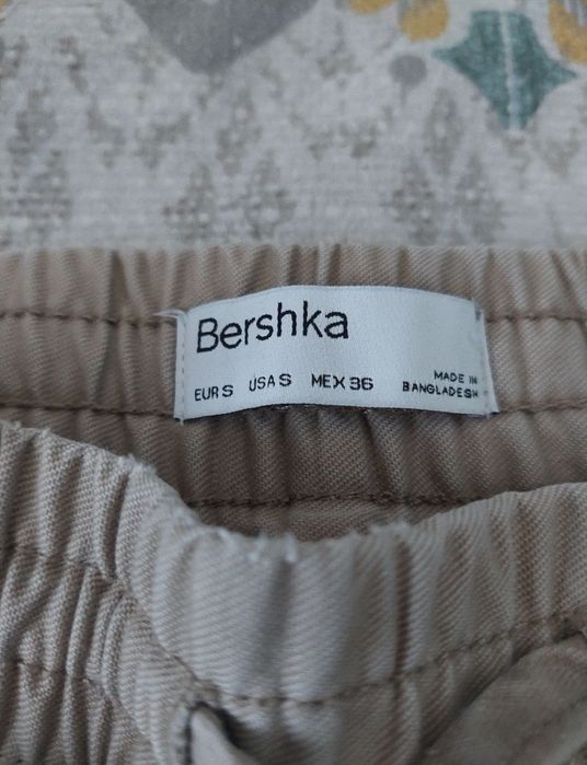 Карго панталон Bershka EUR XS/S  ръст 164см