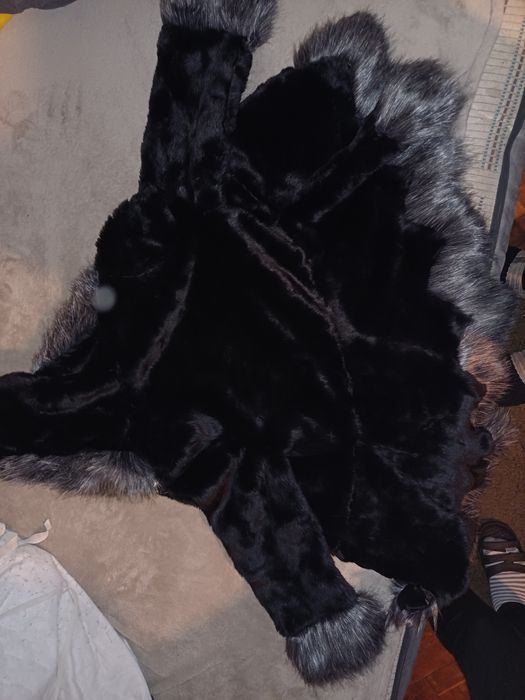 Продавам дамско  палто  размер S