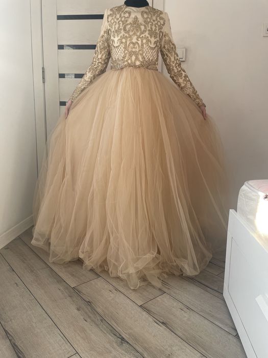 Новое бальное платье