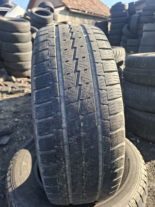 Vand 2 anvelope 235 65 16 C falken de iarna bune dot 2021