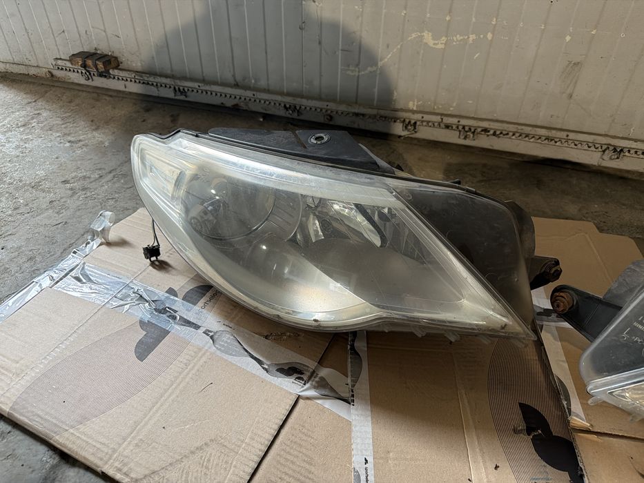 Far/Faruri Vw Passat CC An 2010 Halogen Stanga/Dreapta