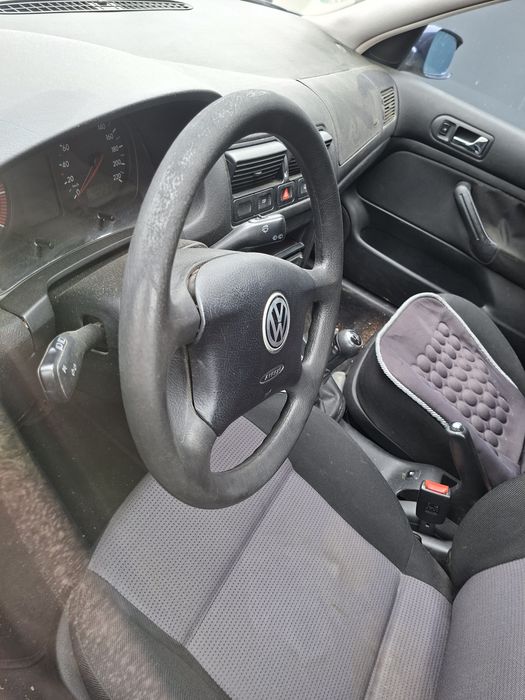 VOLKSWAGEN Golf 2000 — imagine 4