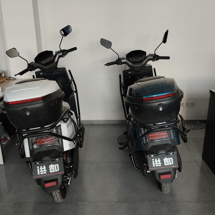 Hongdu skuter 650$