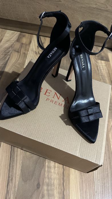Sandale Benaza noi