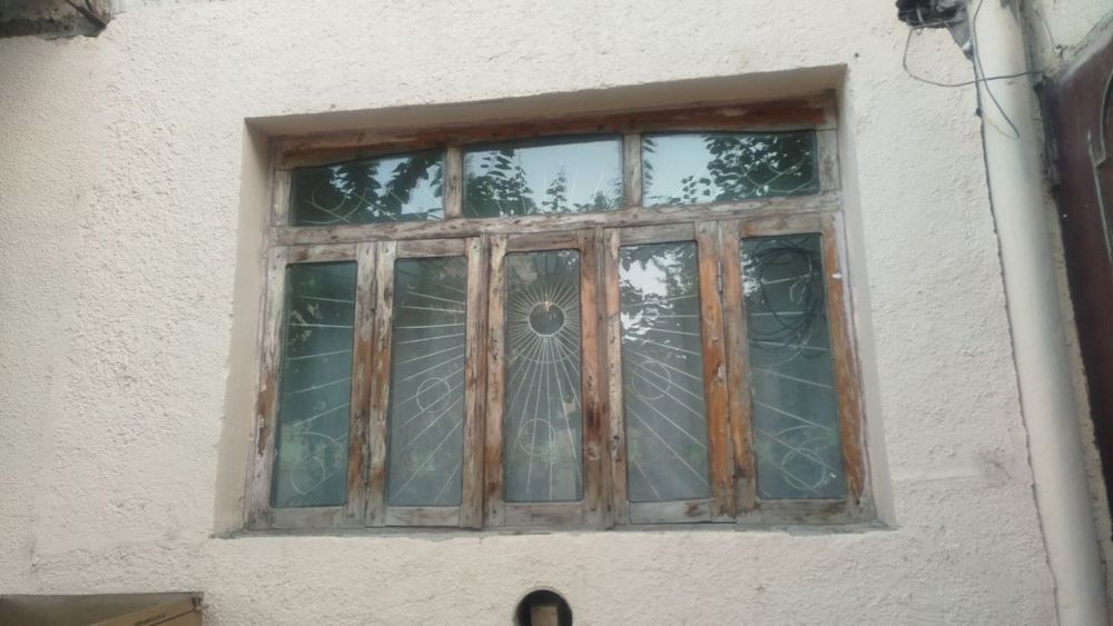 Согдиана кирпич домда 1 этажда, 35 дом, квартира сотилади.