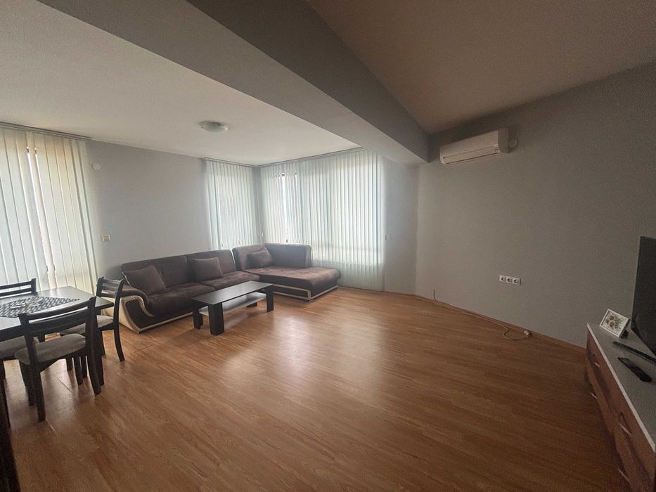 Дава се под наем Двустаен апартамент в Карлово - 96 кв.м за 398.82 € - Снимка #1