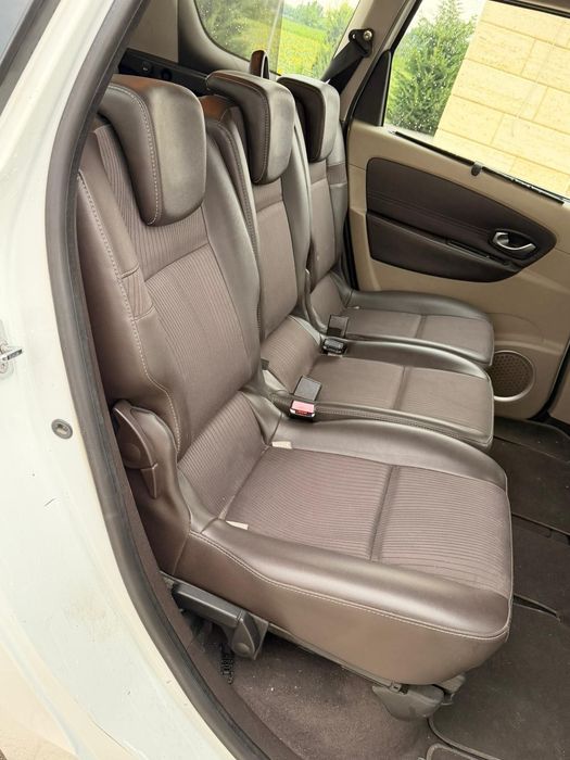 Renault scenic 1.9 dci - 7 locuri , navigație , keyless , euro 5 etc