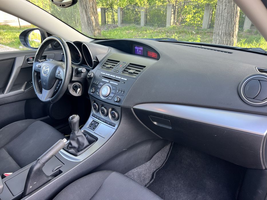 Mazda 3 // Exclusive Line //