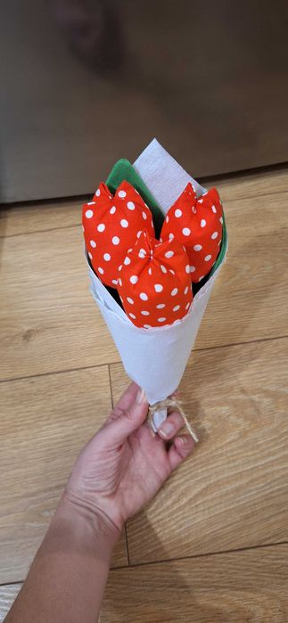 Ръчно изработени лалета от плат