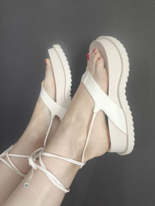 Сандалии bershka и босоножки zara