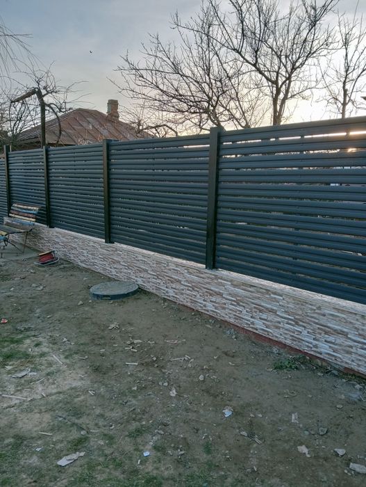 Vând garduri și porți din