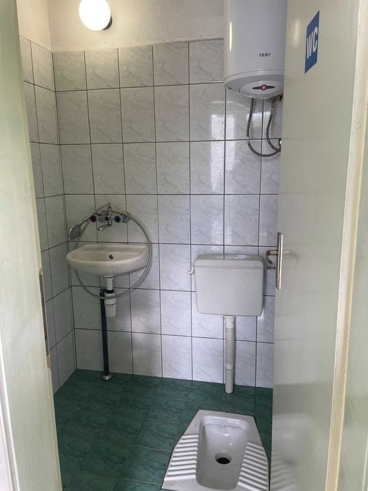 Дава се под наем Магазин в Девня - 130 кв.м за 348.84 € - Снимка #2
