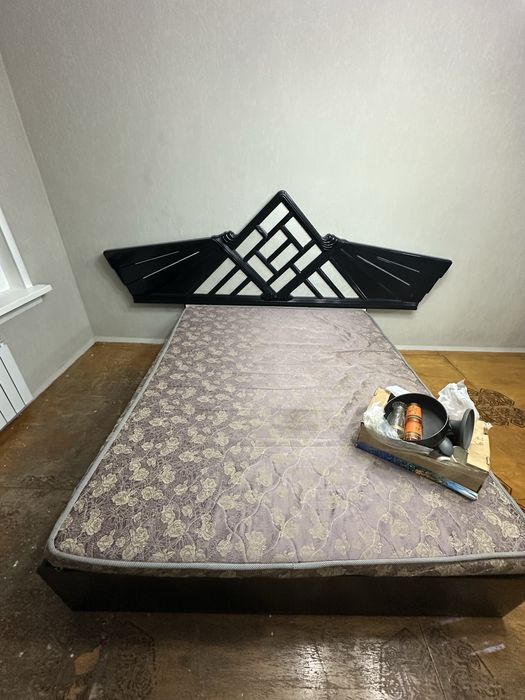 Кровать двуспальная даром