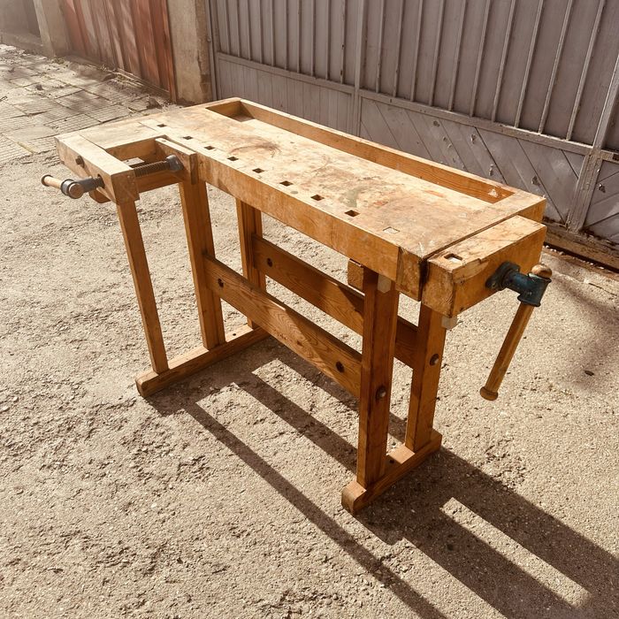 Дърводелски верстак 120 см с 2 менгемета (масив)