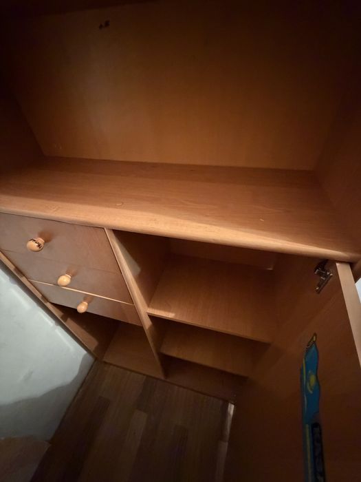 Продам шкаф в хорошем состояние