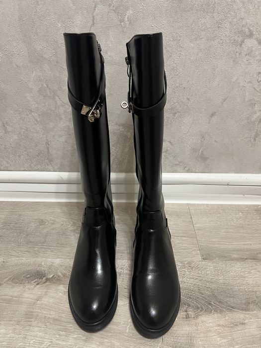 Продаются ботфорты новые