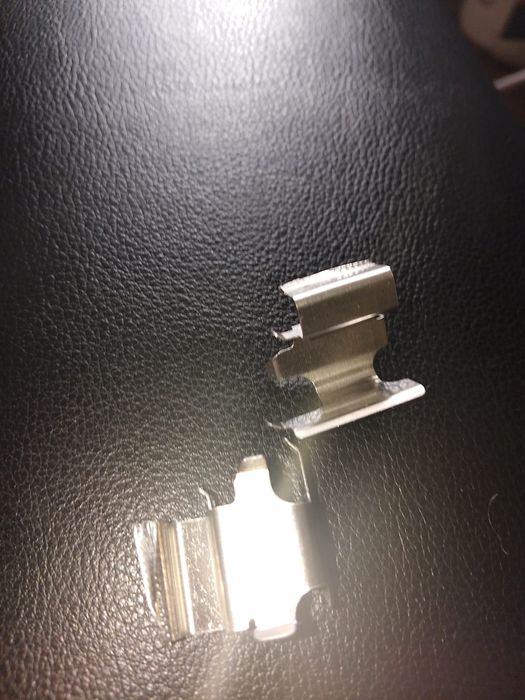 Скобы тормозного суппорта