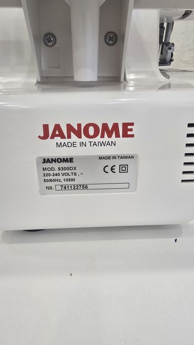 Оверлок Janome швейный