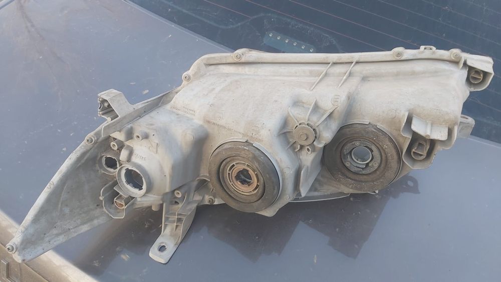 Продам фару оригинал