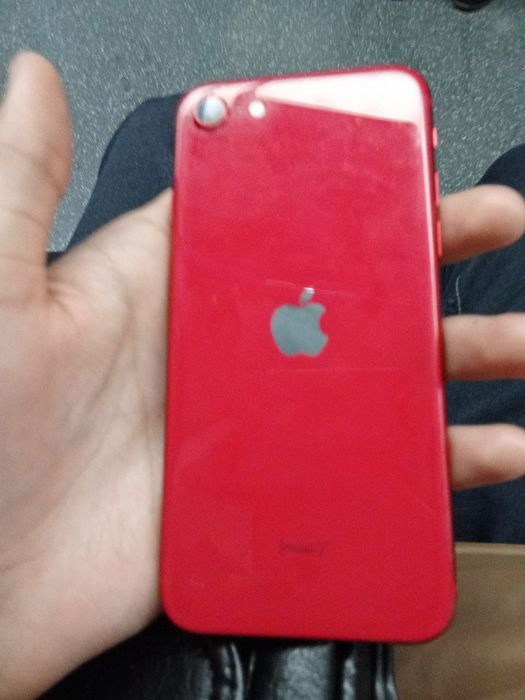 Iphone se2020 64 gb 78% karobka dakment yo tegiga jovob 140$ kelishtrb